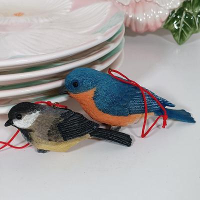 LOT 117: Fitz and Floyd Fauna and Flora Plate, Arabia Finland Floral Plates, Pendelfin Stonecraft & More