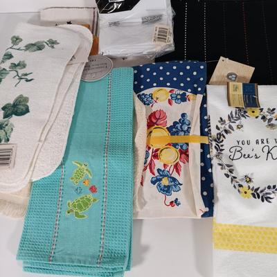 LOT 120: Collection of New / Old Stock Kitchen and Home Decor