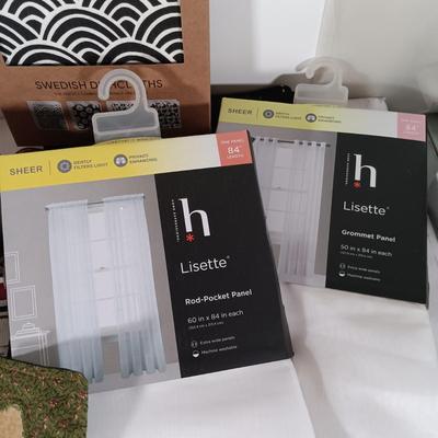 LOT 120: Collection of New / Old Stock Kitchen and Home Decor