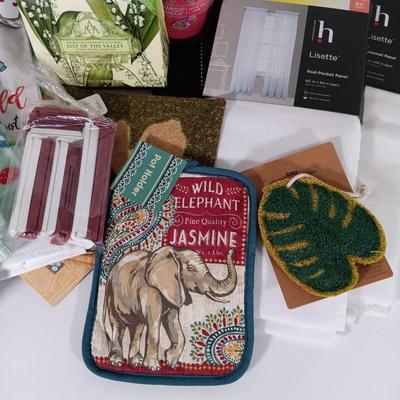 LOT 120: Collection of New / Old Stock Kitchen and Home Decor