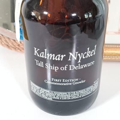 LOT 124: Nautical Themed Decor