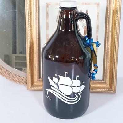 LOT 124: Nautical Themed Decor