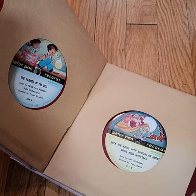 LOT 129: Tune Tote Case with 45s and a Collection of Vintage Records