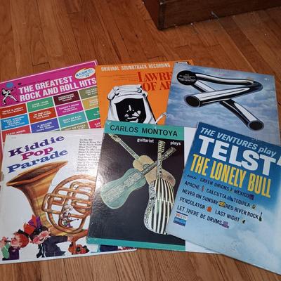 LOT 129: Tune Tote Case with 45s and a Collection of Vintage Records