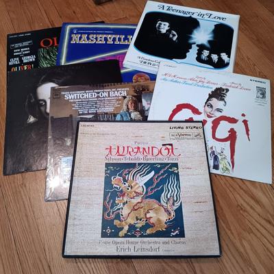 LOT 129: Tune Tote Case with 45s and a Collection of Vintage Records