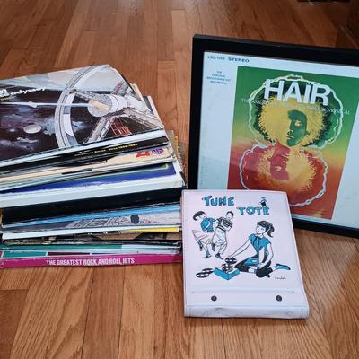 LOT 129: Tune Tote Case with 45s and a Collection of Vintage Records