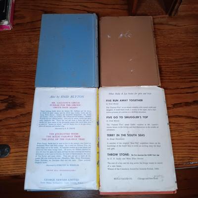 LOT 130: Vintage Enid Blyton with Hard-Boiled Detectives Anthology and Nancy Drew