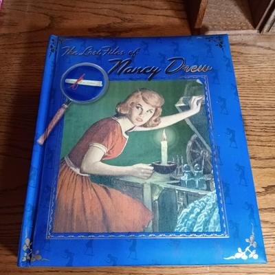 LOT 130: Vintage Enid Blyton with Hard-Boiled Detectives Anthology and Nancy Drew