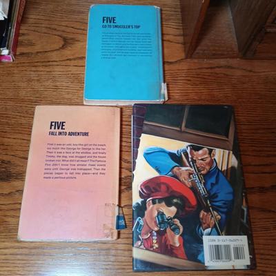 LOT 130: Vintage Enid Blyton with Hard-Boiled Detectives Anthology and Nancy Drew