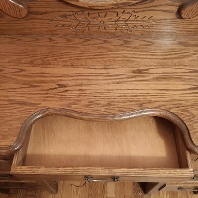 LOT 131: Vintage Oak Furniture Bedroom Set