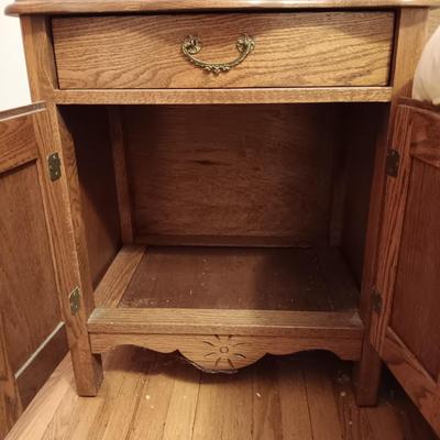 LOT 131: Vintage Oak Furniture Bedroom Set
