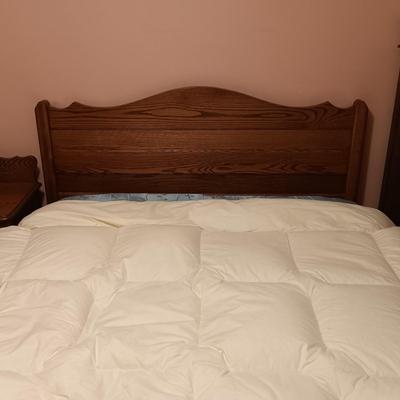 LOT 131: Vintage Oak Furniture Bedroom Set