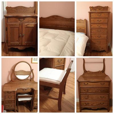 LOT 131: Vintage Oak Furniture Bedroom Set