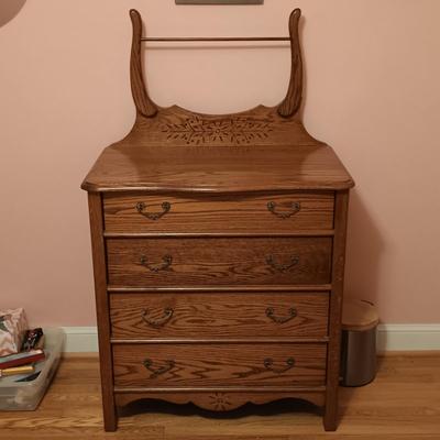 LOT 131: Vintage Oak Furniture Bedroom Set