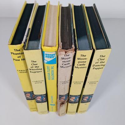LOT 132: Collection of Vintage Nancy Drew Hardback Books