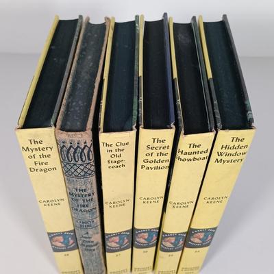LOT 132: Collection of Vintage Nancy Drew Hardback Books