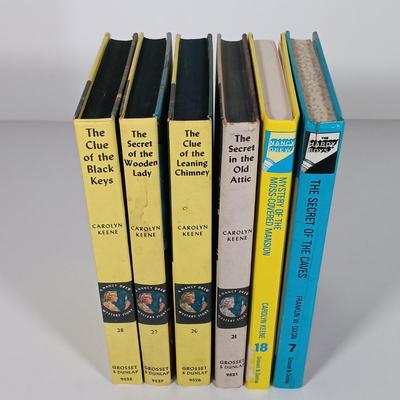 LOT 132: Collection of Vintage Nancy Drew Hardback Books