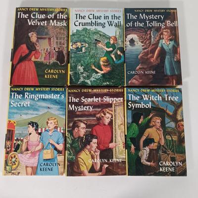 LOT 132: Collection of Vintage Nancy Drew Hardback Books