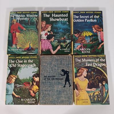 LOT 132: Collection of Vintage Nancy Drew Hardback Books