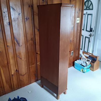 LOT 134: Display Cabinet