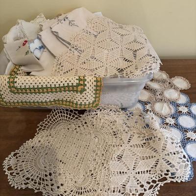 LOT 140: Tiffany Style Home Decor Lamp, Crochets Table Dollies & More