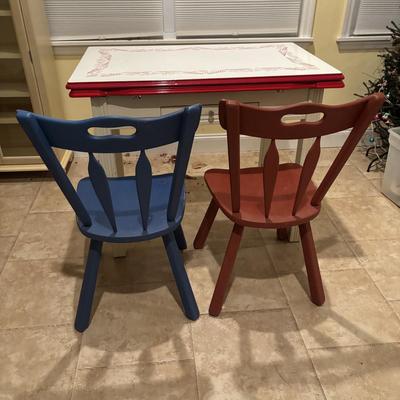LOT 143: Vintage Enamel Top Table w/Two Side-out Extensions