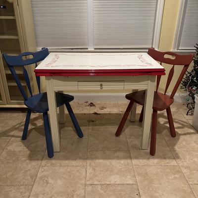 LOT 143: Vintage Enamel Top Table w/Two Side-out Extensions