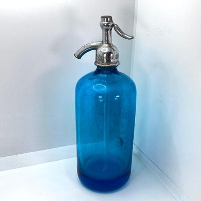 LOT 163: Vintage Blue Bell Windsor Bev Co Made in Czechoslovakia Glass Seltzer Bottle with Drinking Glasses and Dessert Cups