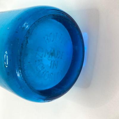 LOT 163: Vintage Blue Bell Windsor Bev Co Made in Czechoslovakia Glass Seltzer Bottle with Drinking Glasses and Dessert Cups