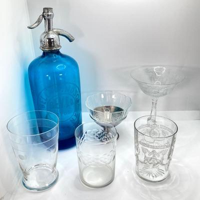 LOT 163: Vintage Blue Bell Windsor Bev Co Made in Czechoslovakia Glass Seltzer Bottle with Drinking Glasses and Dessert Cups