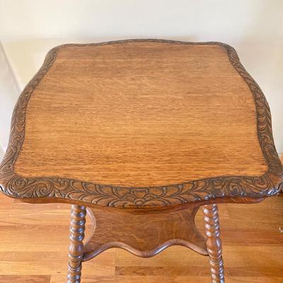 LOT 178: Vintage Carved Wood Cork Screw Twisted Spindle Side Table