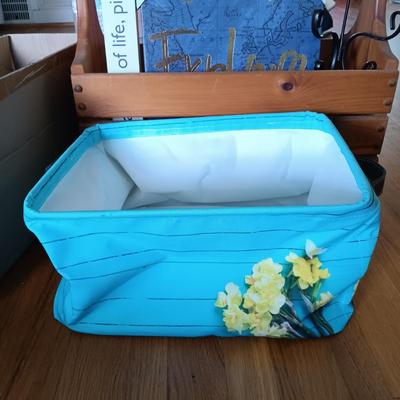 LOT 193: Home Decor Collection - Kate Spade Writing Set, William Sonoma Throw Pillows, Photo Albums & More