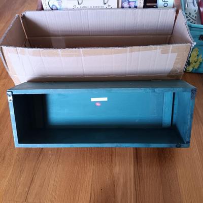 LOT 193: Home Decor Collection - Kate Spade Writing Set, William Sonoma Throw Pillows, Photo Albums & More