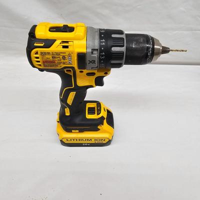 Selection of DeWalt Cordless Tools-Vacuum, Drill & Router (DG-JS)