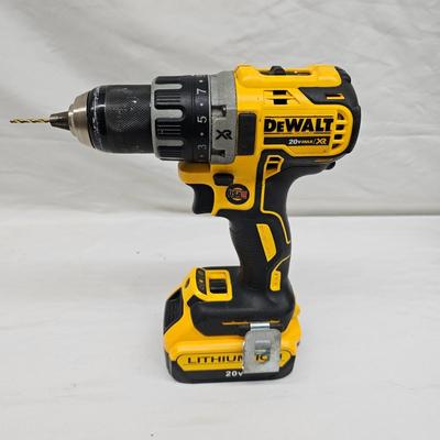 Selection of DeWalt Cordless Tools-Vacuum, Drill & Router (DG-JS)