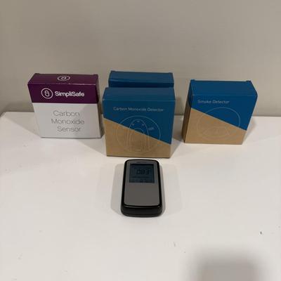 AirThings Radon Detector & SimpliSafe Carbon Monoxide & Smoke Detectors (BLR-MG)