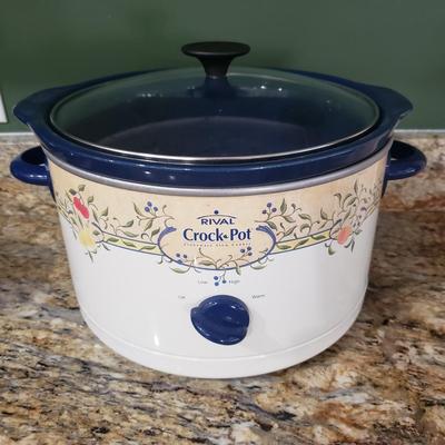 Rival Crock-Pot w/ Four Stoneware Bowls (K-KD)