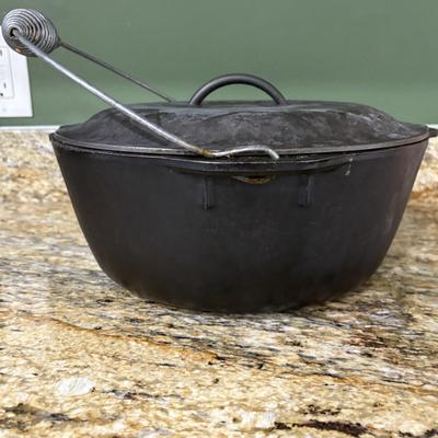 Lodge Cast Iron Dutch Oven (K-SF)