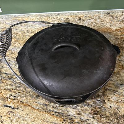 Lodge Cast Iron Dutch Oven (K-SF)
