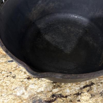 Lodge Cast Iron Dutch Oven (K-SF)