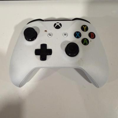 XBOX One (BLR-MG)