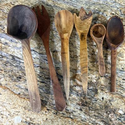 23 Wooden Utensils and Hall Crock (K-SF)