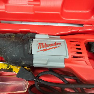 Milwaukee Reciprocating Saw & Bosch Hammer Drill w/Cases (DG-JS)