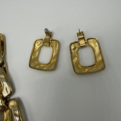 Four sets including Larimar and Sodalite (ST-SS)