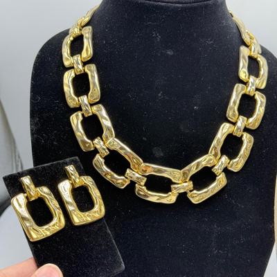 Four sets including Larimar and Sodalite (ST-SS)