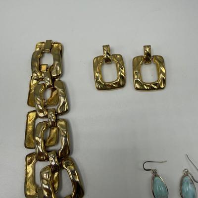 Four sets including Larimar and Sodalite (ST-SS)