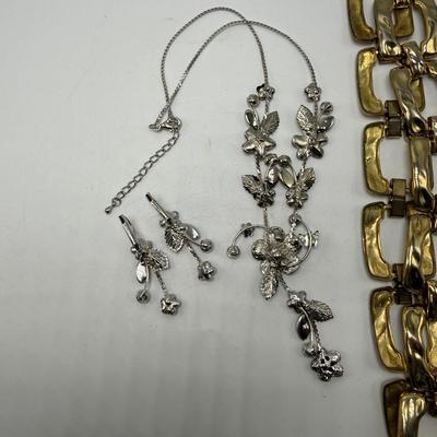 Four sets including Larimar and Sodalite (ST-SS)