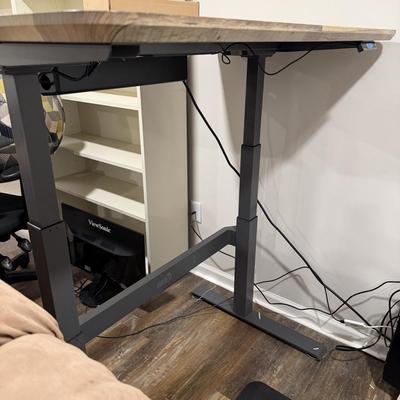 VARIDESK Adjustable Height Electric Standing Desk (BLR-MG)