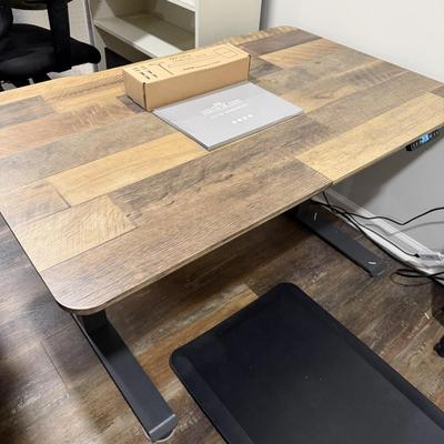 VARIDESK Adjustable Height Electric Standing Desk (BLR-MG)