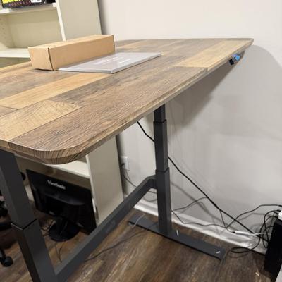 VARIDESK Adjustable Height Electric Standing Desk (BLR-MG)